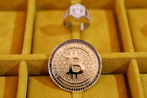 Giá Bitcoin bật tăng