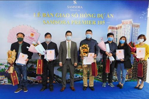 Cư dân Samsora Premier 105 vui mừng đón nhận sổ hồng ngay sau Tết