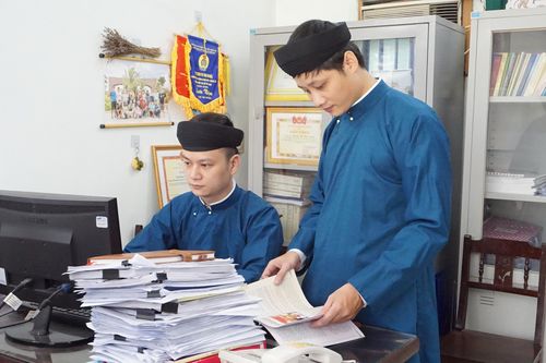 Huế vận động cán bộ và người dân mặc áo dài truyền thống