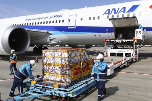 Nhật Bản dỡ tình trạng khẩn cấp tại sáu tỉnh, tăng tốc tiêm chủng cho đội ngũ y tế
