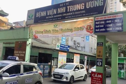 Bệnh viện thông tin về sức khỏe của bé gái rơi từng tầng 12A chung cư