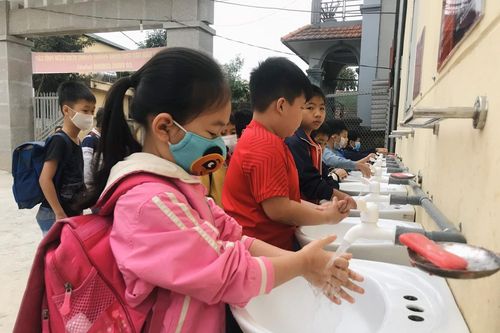 Bác sĩ tư vấn cách hỗ trợ trẻ phòng dịch Covid-19 tại trường