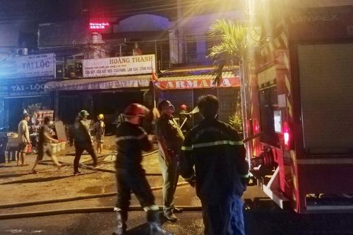 Cháy lớn tại căn nhà 2 tầng ở TP. Thủ Đức