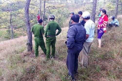 Mâu thuẫn chuyện gia đình, người đàn ông treo cổ ở rừng thông