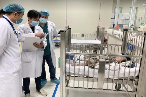 Bé gái 3 tuổi ngã từ tầng 12 ở chung cư không bị chấn thương sọ não