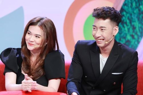 Chủ nhân 'Anh không sai, chúng ta sai': Vợ có sở thích đếm tiền, ép chồng mặc váy
