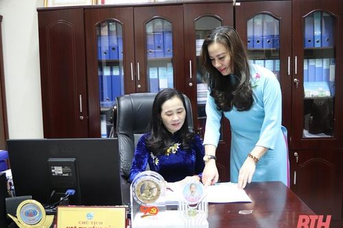 Rực rỡ sắc màu áo dài hưởng ứng 'Tuần lễ Áo dài Việt Nam' năm 2021