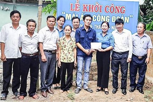Xây dựng giai cấp công nhân và tổ chức công đoàn vững mạnh
