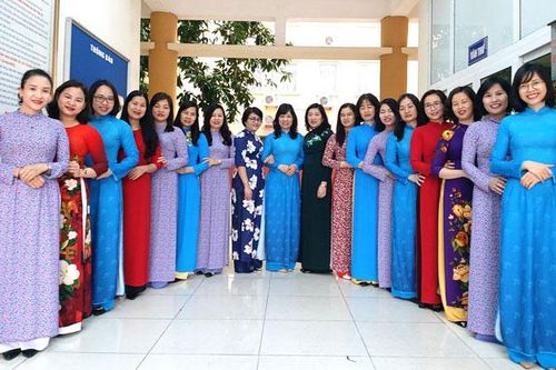 Phụ nữ tỉnh hưởng ứng Tuần lễ Áo dài năm 2021