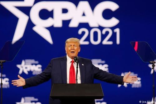 Lần đầu xuất hiện sau mãn nhiệm, ông Trump khẳng định gắn bó với đảng Cộng hòa