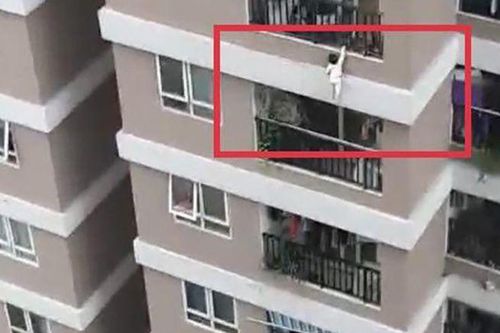 Người hùng cứu bé rơi từ tầng 13: Nhiều lỗ hổng chết người ở lan can chung cư