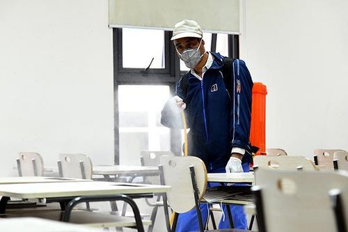 Nghỉ dài ngày, học sinh Hà Nội có phải học bù khi trở lại trường?