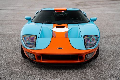 Đấu giá Ford GT Heritage Edition 2006 mới lăn bánh 4 km