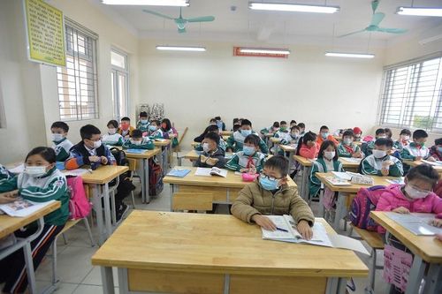 Ngày đầu trở lại trường của các 'chiến binh nhí' Tiểu học Xuân Phương