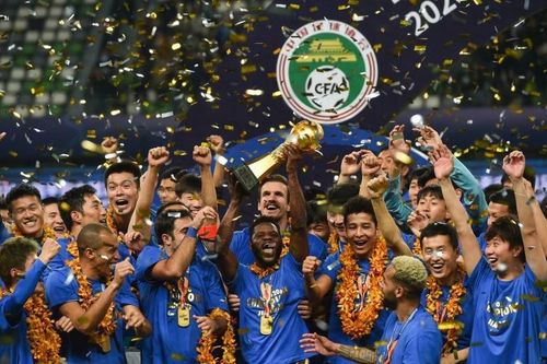 CLB vô địch China Super League ngừng hoạt động và mối lo vỡ 'bong bóng'