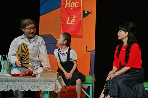 Nỗ lực sáng đèn sàn diễn