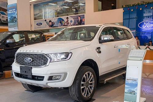 Ford Everest tại Việt Nam bất ngờ loại bỏ 2 phiên bản Ambiente