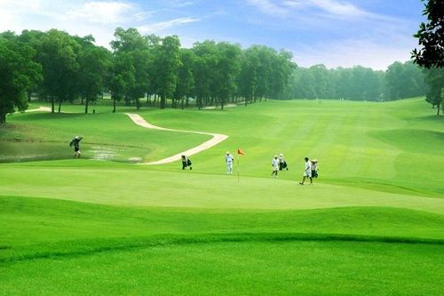 Golfer người Mỹ bị đuối nước khi đi tìm bóng