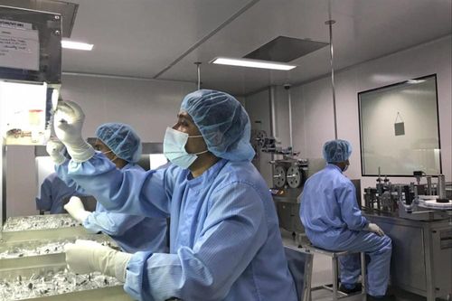 Kêu gọi phá bỏ tình trạng độc quyền vắc-xin COVID-19