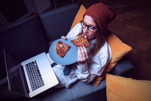 Những thói quen ăn tối sẽ rút ngắn tuổi thọ của bạn