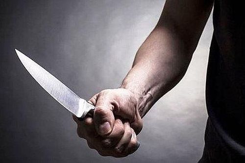 Mâu thuẫn tình ái, đâm 'tình địch' trọng thương