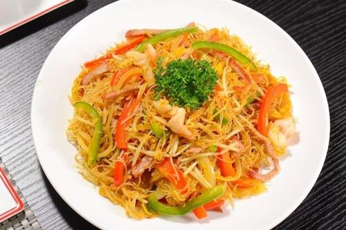 Đổi vị với bún gạo xào Singapore siêu ngon