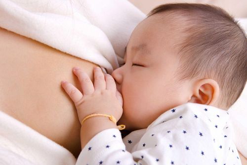 Cách để mẹ đủ sữa cho con bú