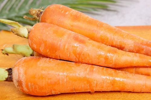 3 loại cà rốt không nên mua vì khi chế biến sẽ kém ngon, vị nhạt, thiếu dinh dưỡng