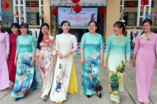Đồng Tháp: Cuộc thi ảnh 'nói không' với Áo dài cách tân