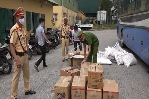 TT-Huế: Thu giữ hơn 6.500 bao thuốc lá không có hóa đơn chứng từ