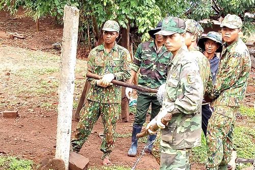 'Bà đỡ' của xã vùng biên Ia Púch