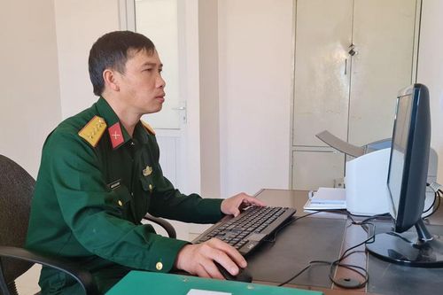 Mông Văn Quyền - người cán bộ chính sách tận tụy, gương mẫu