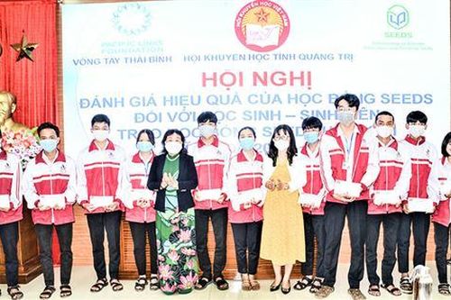 Thắp sáng ước mơ cho học sinh, sinh viên hiếu học