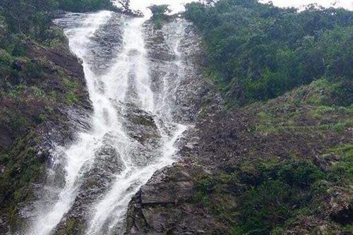 Explore Quang Tri Ba Voi Waterfall