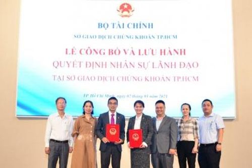 Ông Lê Hải Trà nhận quyết định bổ nhiệm Tổng Giám đốc tại HoSE