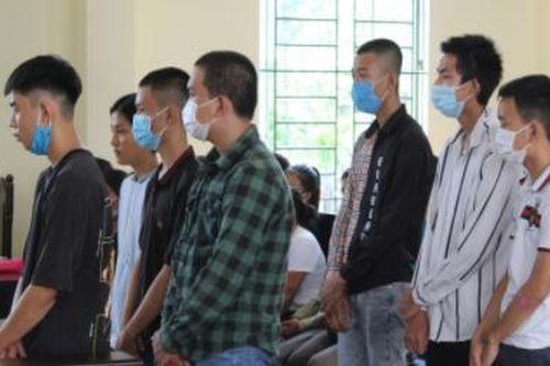 Nhức nhối nạn côn đồ 'nhí'