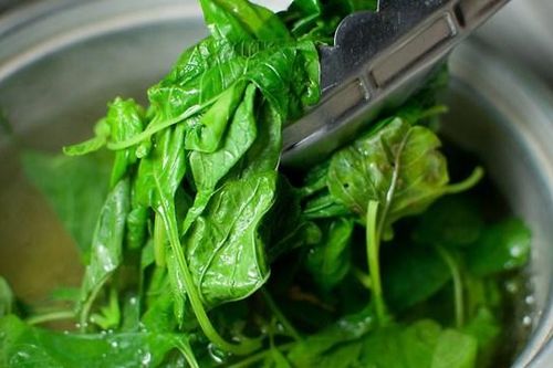 Loại rau nào cần phải chần qua trước khi nấu?