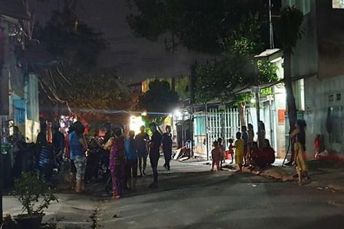 Người đàn ông cầm dao truy sát cả gia đình 'vợ hờ' làm nhiều người bị thương