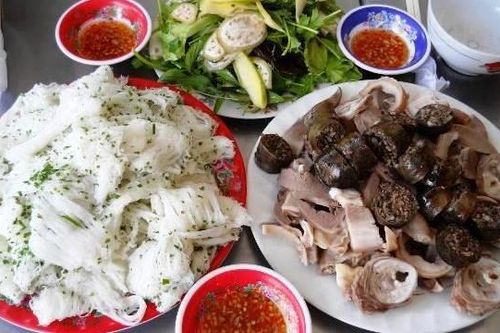 Về Bình Định nhớ ăn bánh hỏi