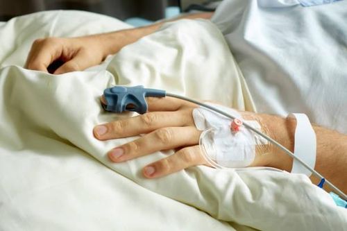 Truyền 6 lít máu cứu sản phụ bị băng huyết