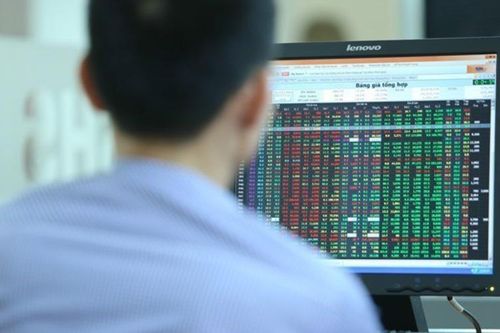 Doanh nghiệp tự quyết việc tạm chuyển sàn giao dịch