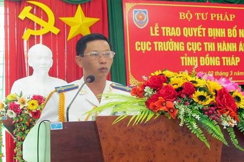 Trao Quyết định bổ nhiệm Cục trưởng và Cờ thi đua của Chính phủ cho Cục THADS tỉnh Đồng Tháp