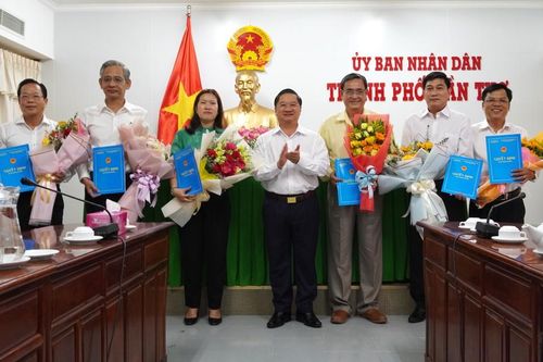 Cần Thơ điều động, bổ nhiệm hàng loạt giám đốc sở