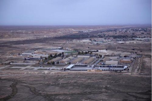Ít nhất 10 rốc-két bắn trúng căn cứ đóng quân của Mỹ ở Iraq