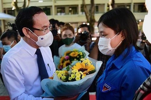 TP.HCM: 2 nữ chiến sĩ cùng hơn 4600 thanh niên sẵn sàng lên đường nhập ngũ