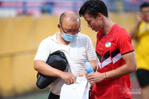 Quế Ngọc Hải báo tin vui HLV Park Hang Seo
