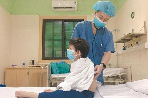 Bệnh nhi ghép tim nhỏ tuổi nhất Việt Nam được xuất viện