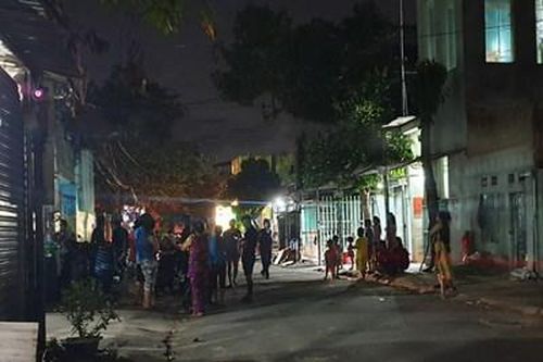 Người đàn ông cầm dao truy sát cả gia đình vợ 'hờ'