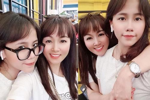 Nữ sinh khoe mẹ U40 trẻ như gái đôi mươi, đi đâu cũng bị nhầm là 2 chị em