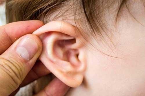 Viêm tai giữa ở trẻ em - Coi chừng biến chứng nguy hiểm